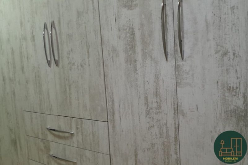 Dollap dhome gjumi modern tirane, garderobe e madhe per rroba, dollap me dyer me rreshqitje, mobilje per organizim rrobash, dollap me raft dhe varese, mobilje gjumi per apartament, mobilje magazinimi per shtepi