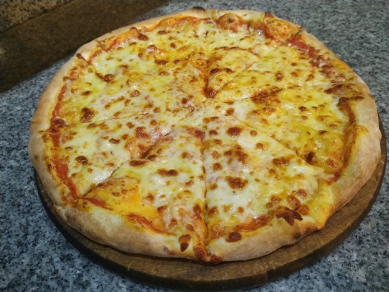 Pica Margarita nga Pizza King Hallall